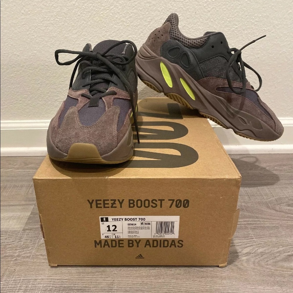 Yeezy Boost 700 Mauve Size US 12 Wave Runner